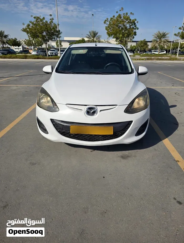 Mazda 2 2015 photo 5