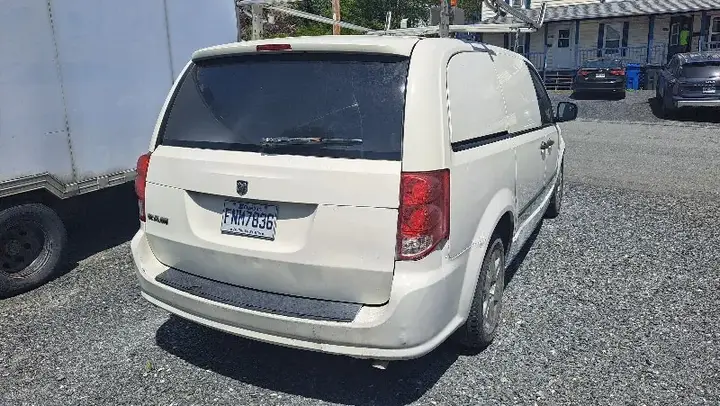 Dodge Caravan 2012 photo 3