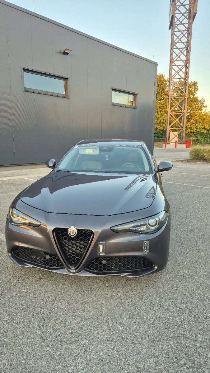 Alfa Romeo Giulia 2017 photo 3