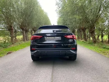Audi Q3 2022 photo 2