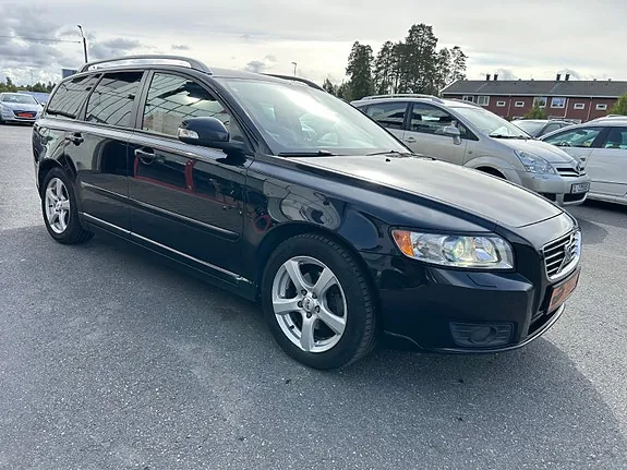 Volvo V50 2010 photo 2