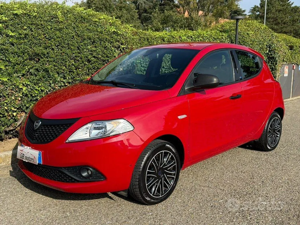 Lancia Ypsilon