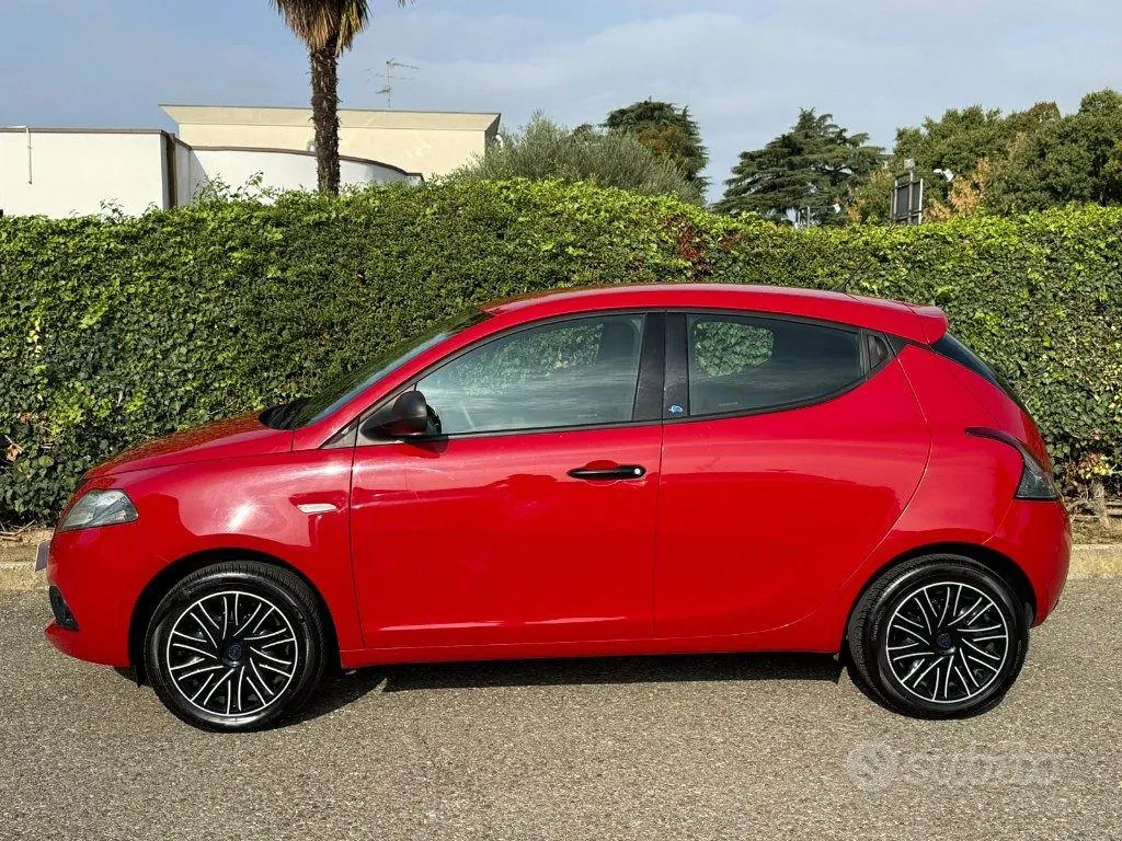 Lancia Ypsilon 2019 photo 2