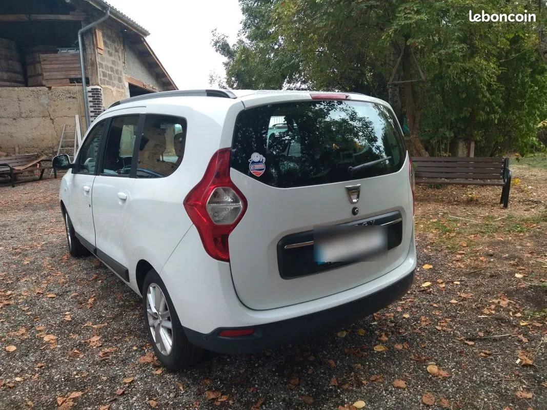 Dacia Lodgy 2017 photo 2