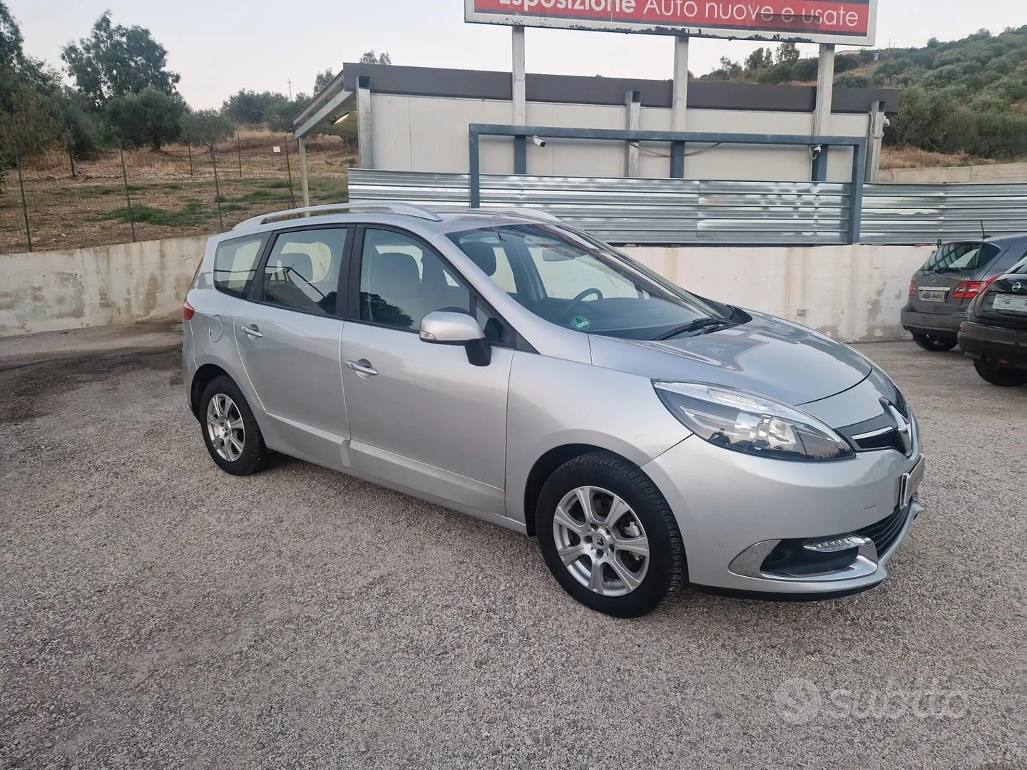 Renault Scenic 2014 photo 4