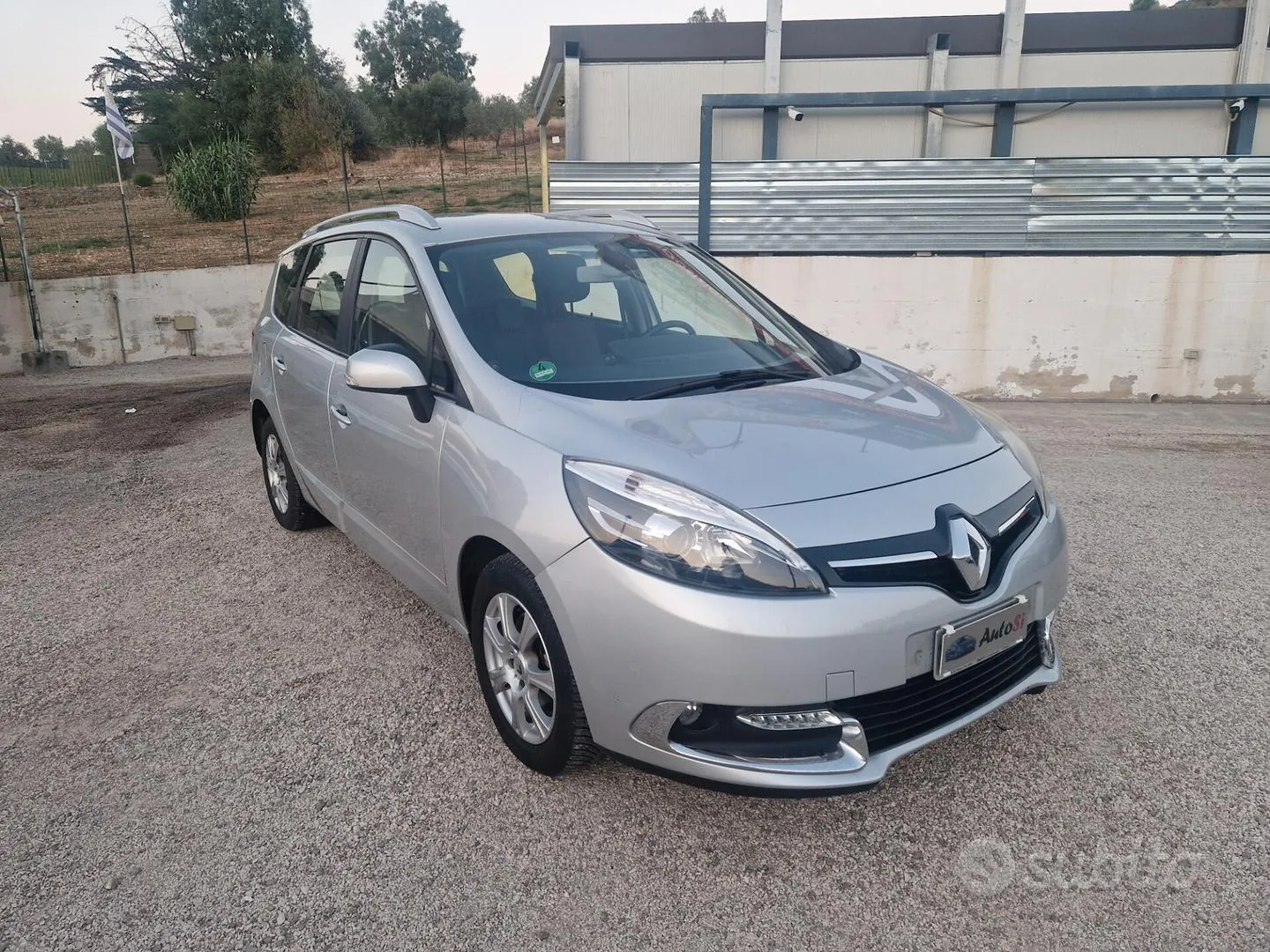 Renault Scenic 2014 photo 3