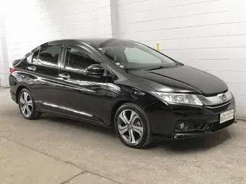 Honda Grace 2015 photo 2