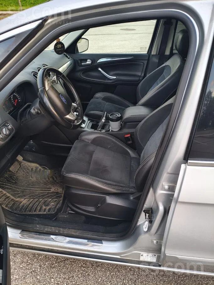 Ford S-Max 2012 photo 2