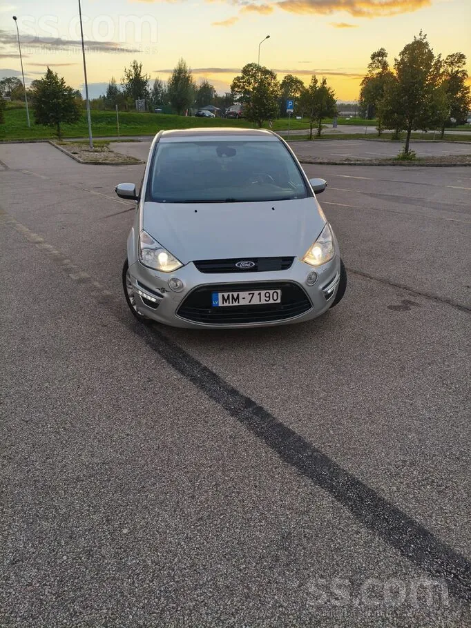 Ford S-Max 2012 photo 3