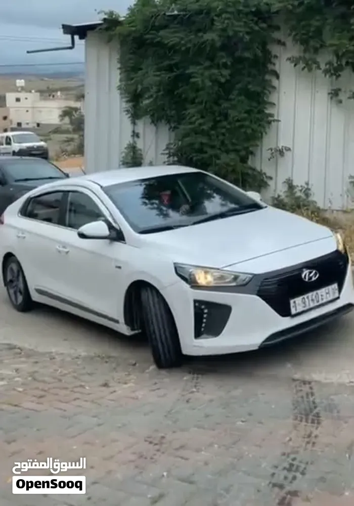 Hyundai Ioniq