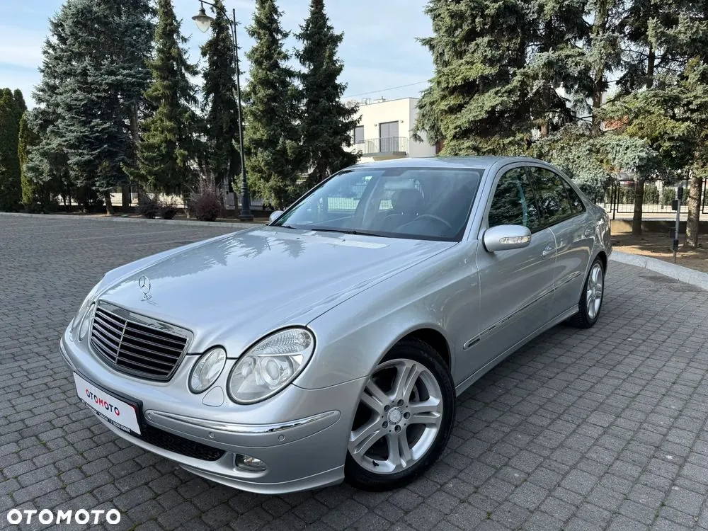 Mercedes-Benz E-Class 2005 photo 2