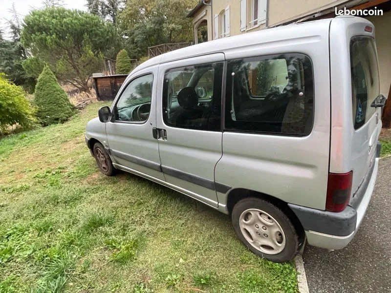 Peugeot Partner 2002 photo 2