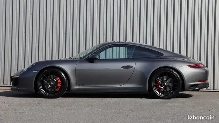 Porsche 911 2018 photo 2
