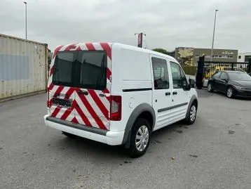Ford Transit Connect photo 2