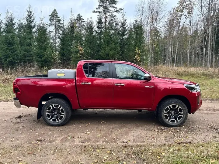 Toyota Hilux 2021 photo 2
