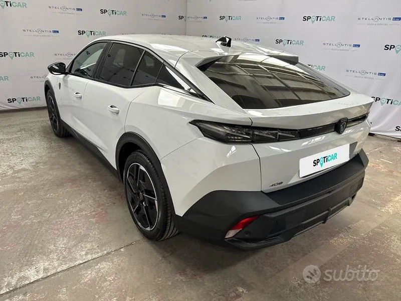 Peugeot 408 2023 photo 3