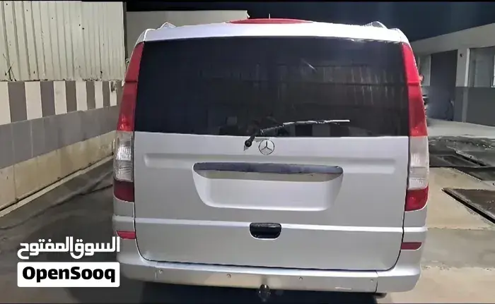 Mercedes-Benz V-Class 2009 photo 2