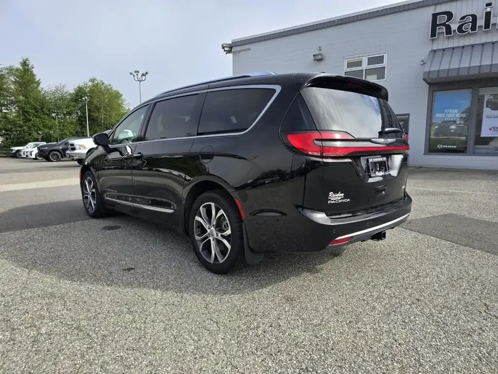 Chrysler Pacifica 2024 photo 3