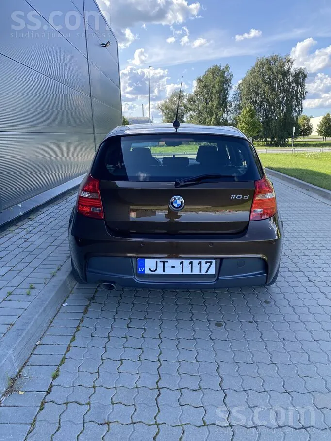 BMW 1 Series 2011 photo 3