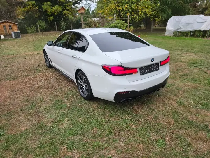 BMW 5 Series 2018 photo 2
