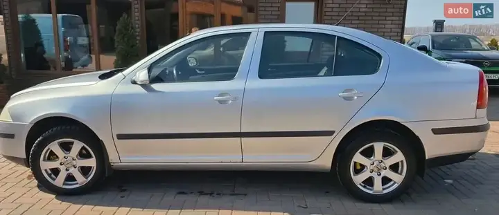 Skoda Octavia 2008 photo 3