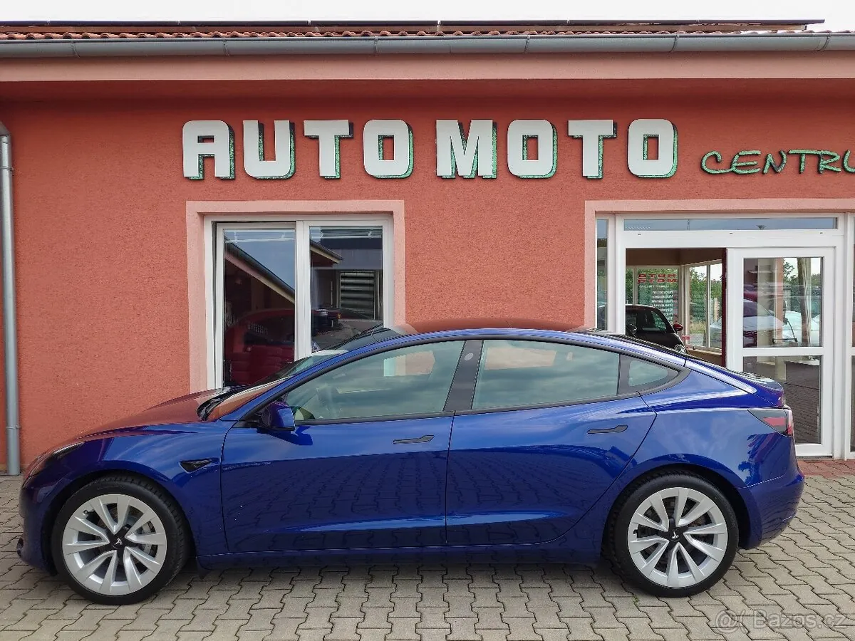 Tesla Model 3 2021 photo 2