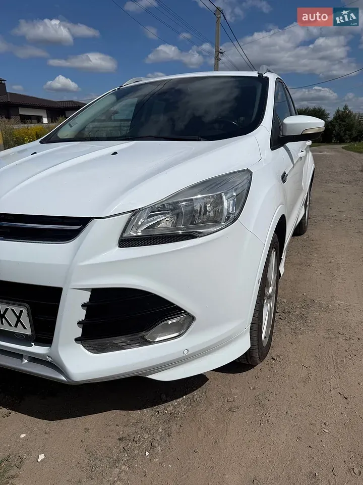Ford Kuga 2015 photo 2