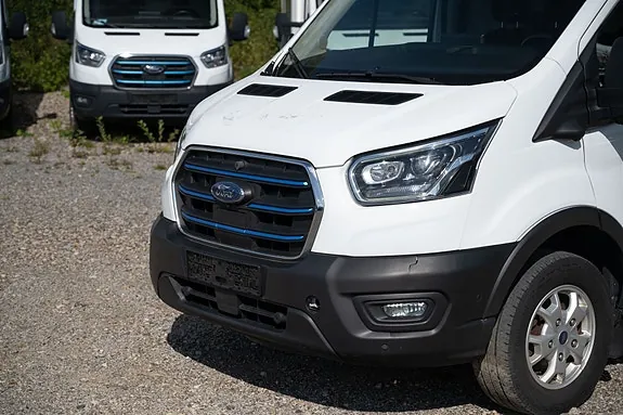 Ford Transit 2022 photo 2