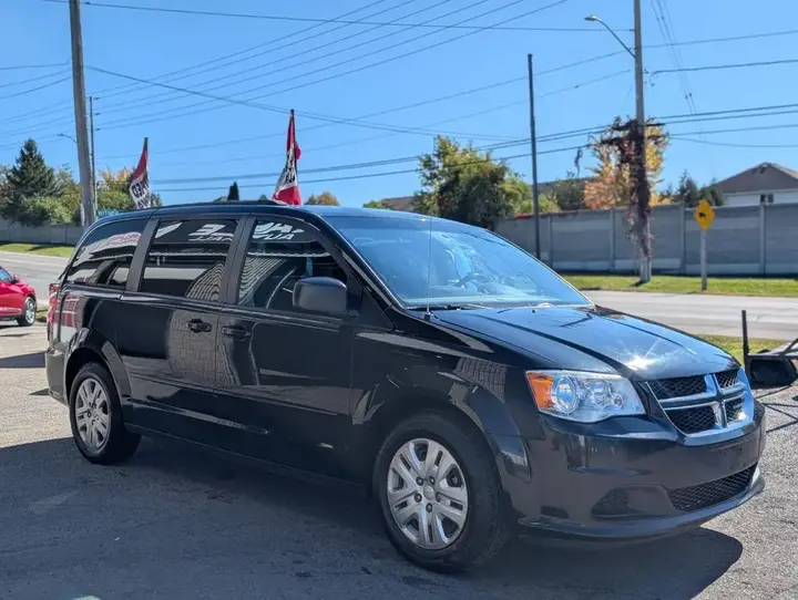 Dodge Grand Caravan 2017 photo 2