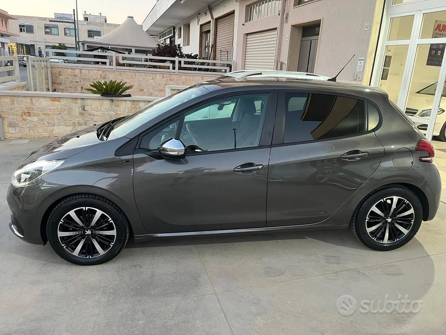 Peugeot 208 2019 photo 4