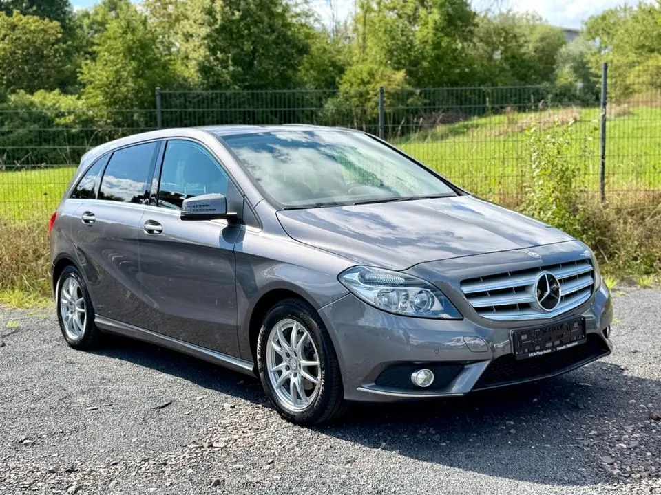 Mercedes-Benz B180D