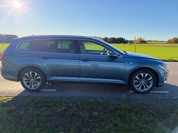 Volkswagen Passat 2017 photo 2