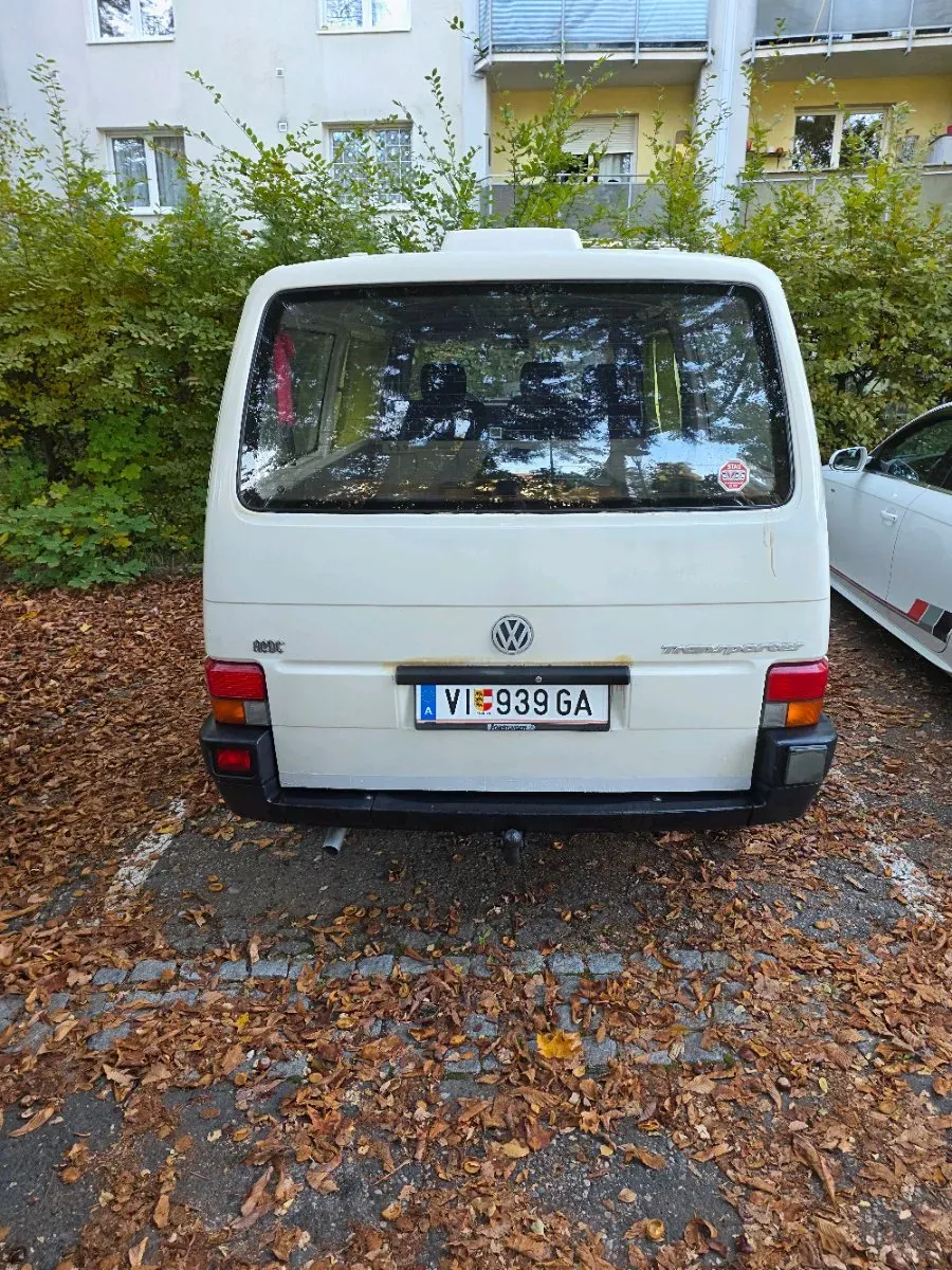 Volkswagen T4 1993 photo 3