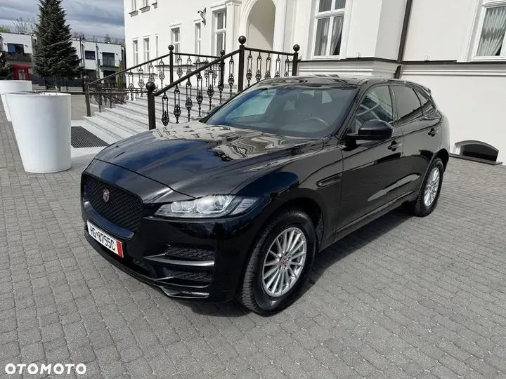 Jaguar F-Pace 2018 photo 2