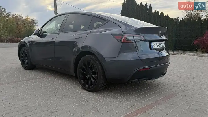 Tesla Model Y 2022 photo 4