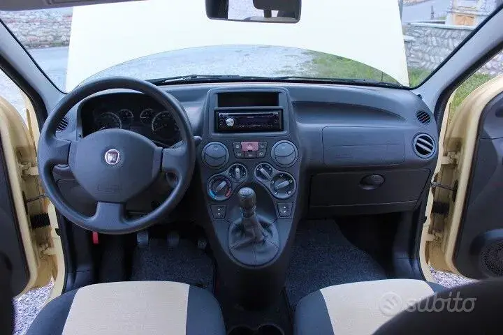 Fiat Panda 2010 photo 2
