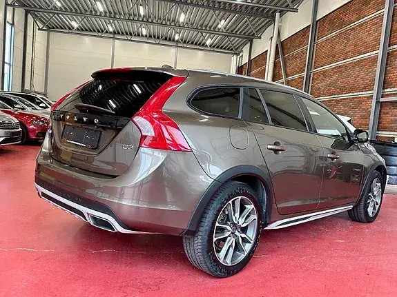 Volvo V60 Cross Country 2017 photo 4