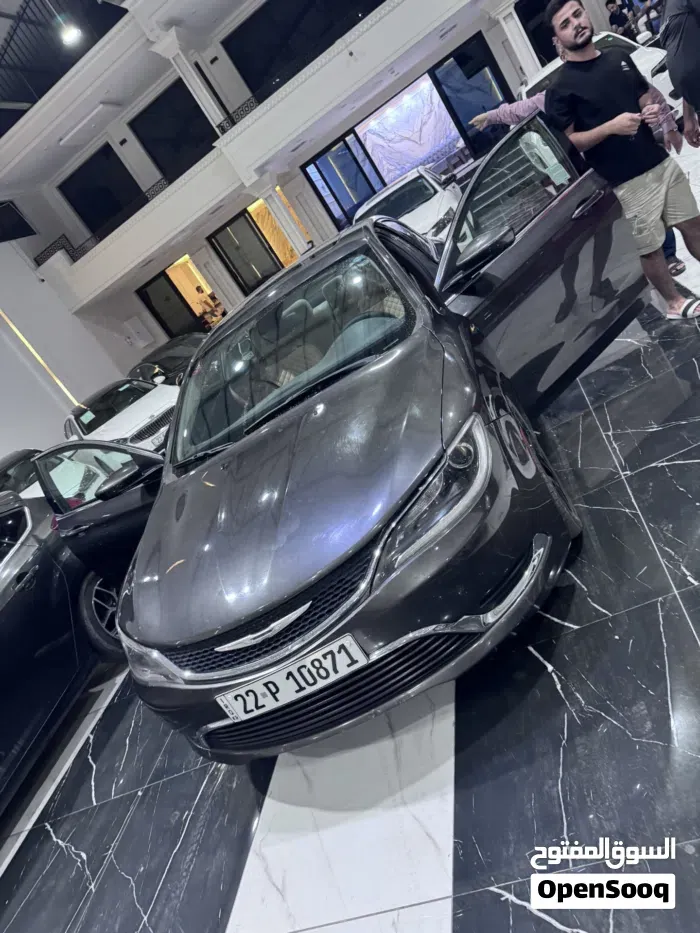 Chrysler 200