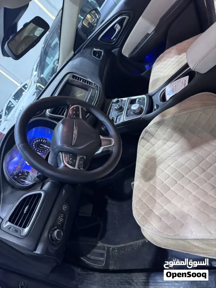 Chrysler 200 2016 photo 2