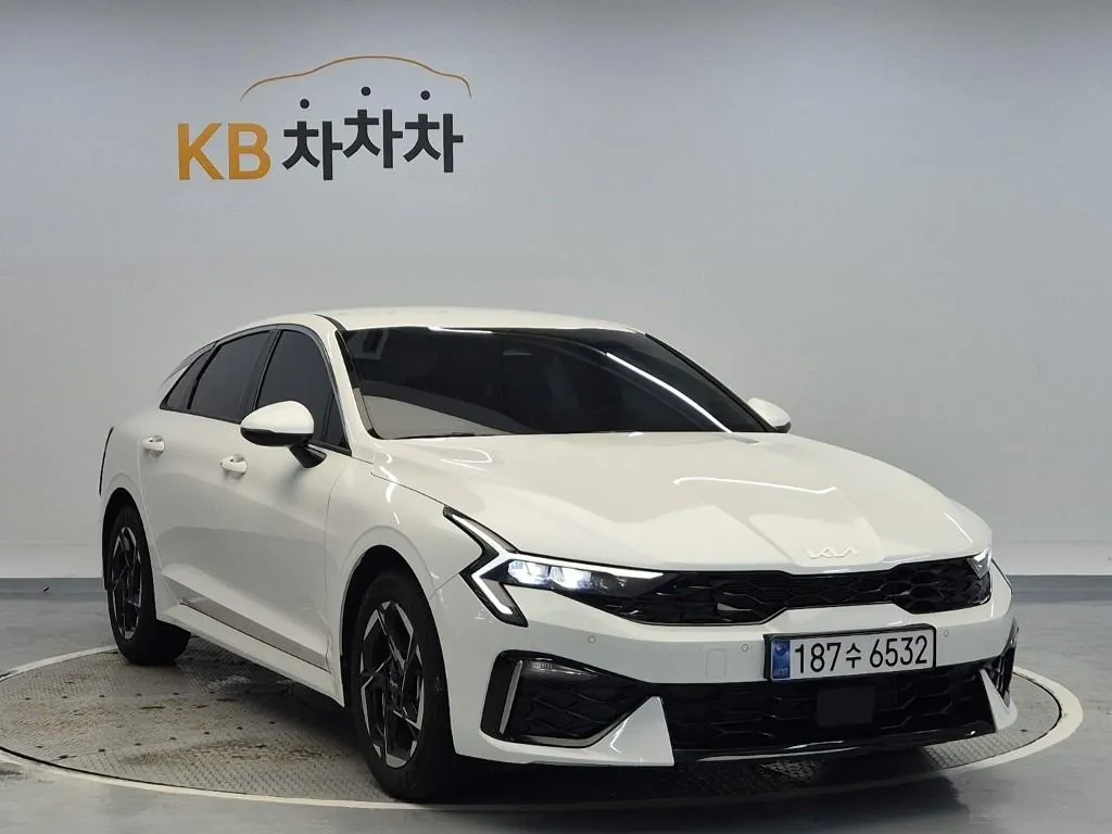 Kia K5 2025 photo 4