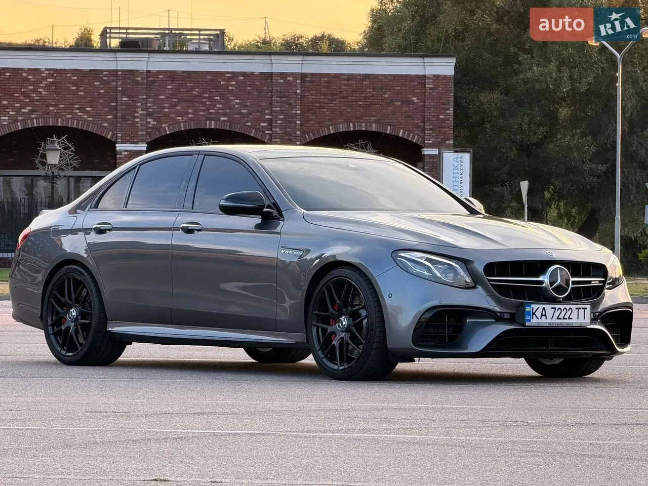 Mercedes-Benz E-Class 2017 photo 2