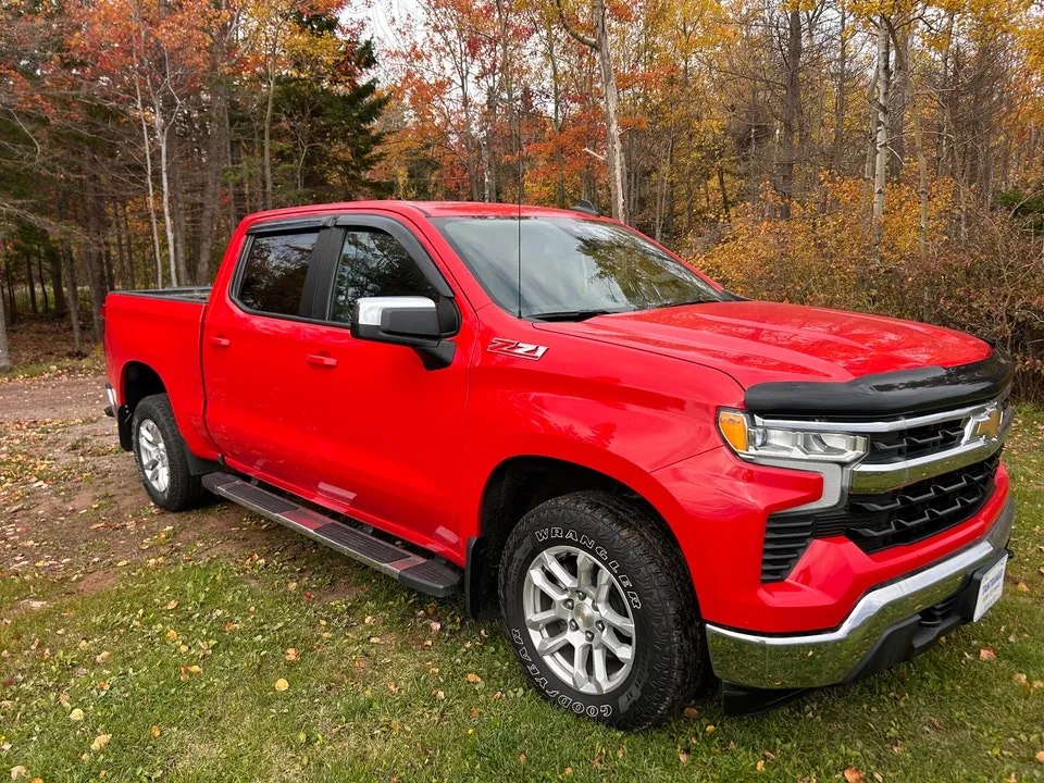 Chevrolet Silverado 1500 2023 photo 3