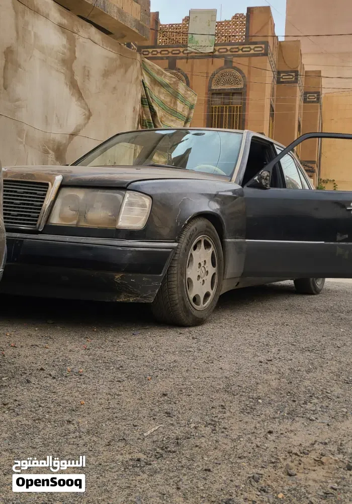 Mercedes-Benz E230