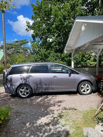Mitsubishi Grandis 2004 photo 2