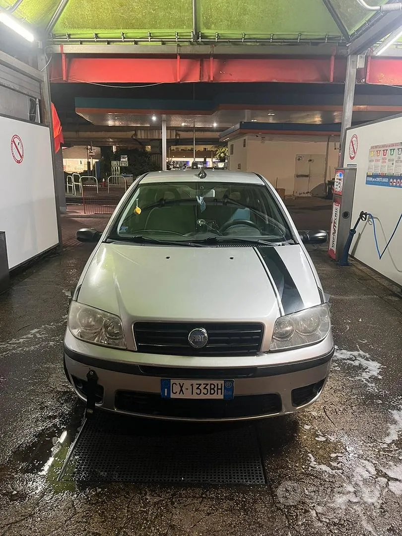 Fiat Punto 2005 photo 2