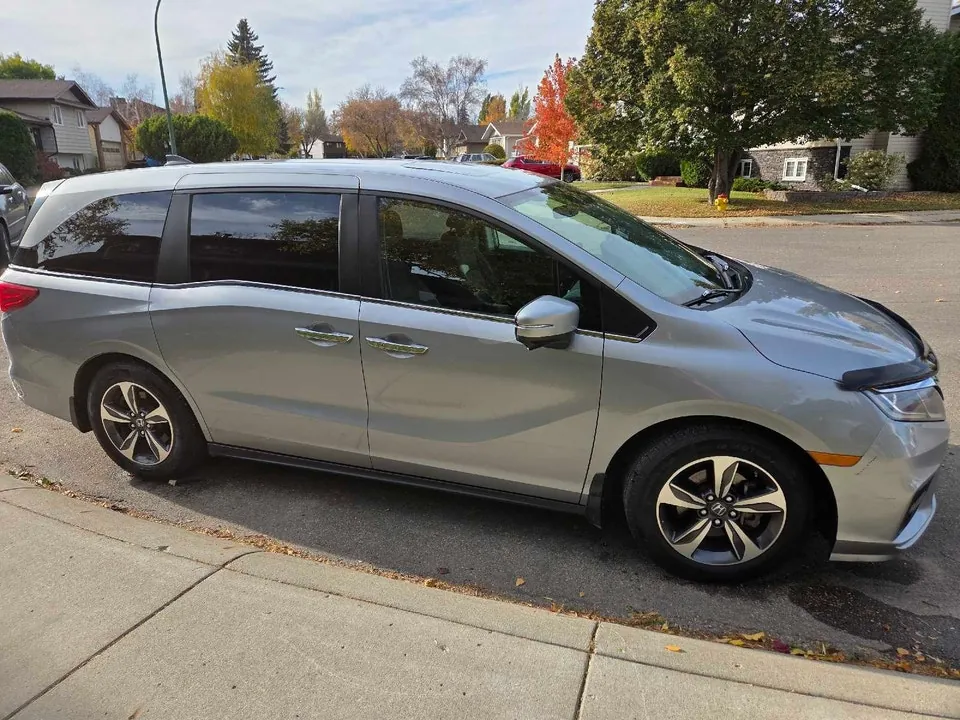 Honda Odyssey 2019 photo 3
