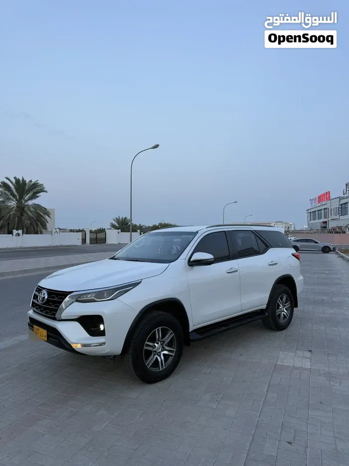 Toyota Fortuner 2023 photo 2