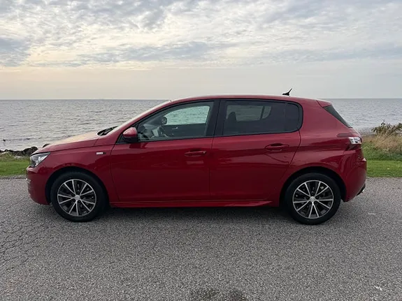 Peugeot 308 2017 photo 2