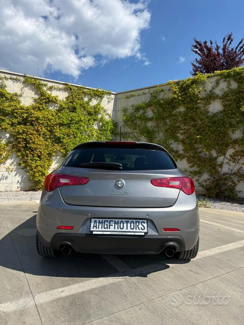 Alfa Romeo Giulietta 2013 photo 4