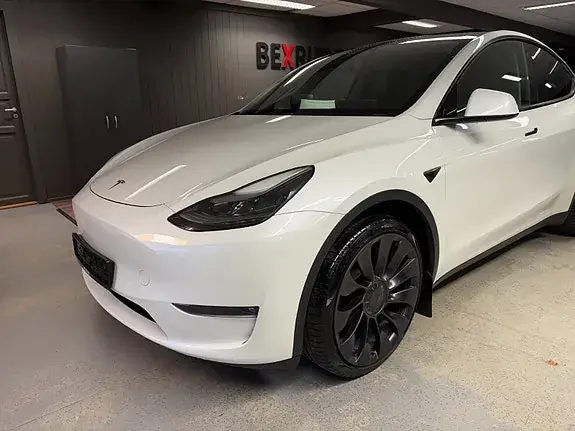 Tesla Model Y 2023 photo 5